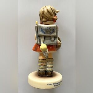 GOEBEL HUMMEL School Girl figurine #81 antique “125” on her backpack COLLECTIBLE